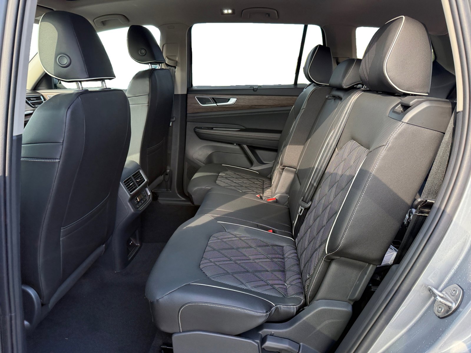 New 2026 Volkswagen Atlas SEL Premium R-Line image 16