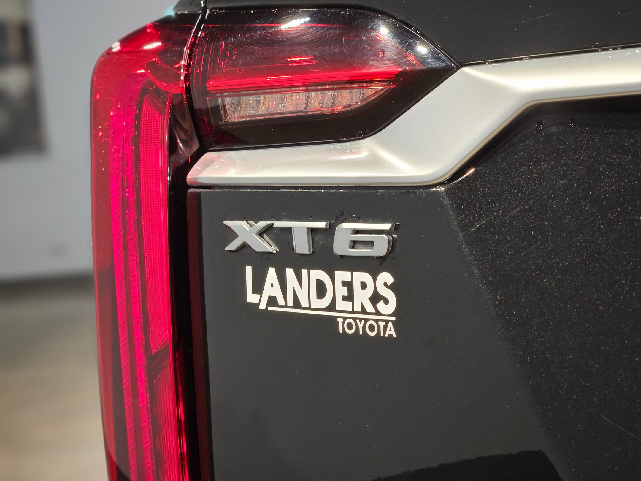 Used 2025 Cadillac XT6 Premium Luxury image 41