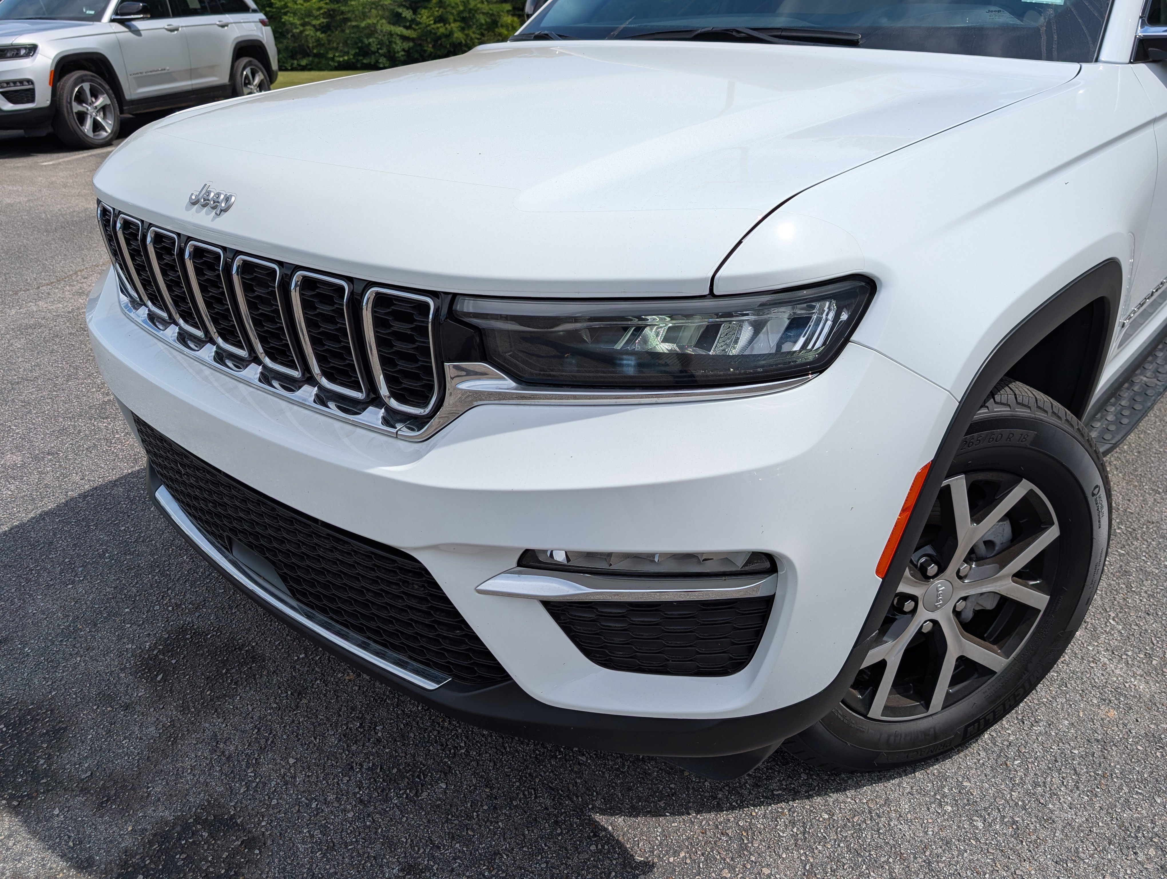 Used 2024 Jeep Grand Cherokee Limited w/ MOPAR Finishing Package AWD/4WD image 13