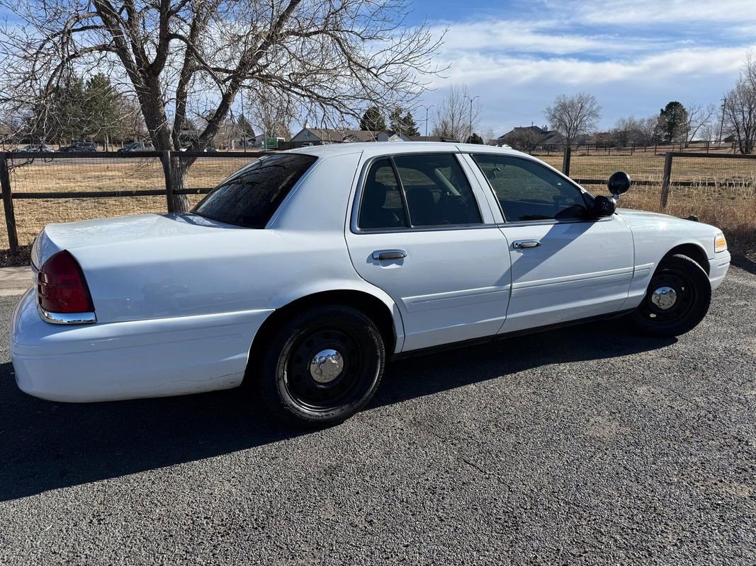 Used 2008 Ford Crown Victoria Police Interceptor image 4