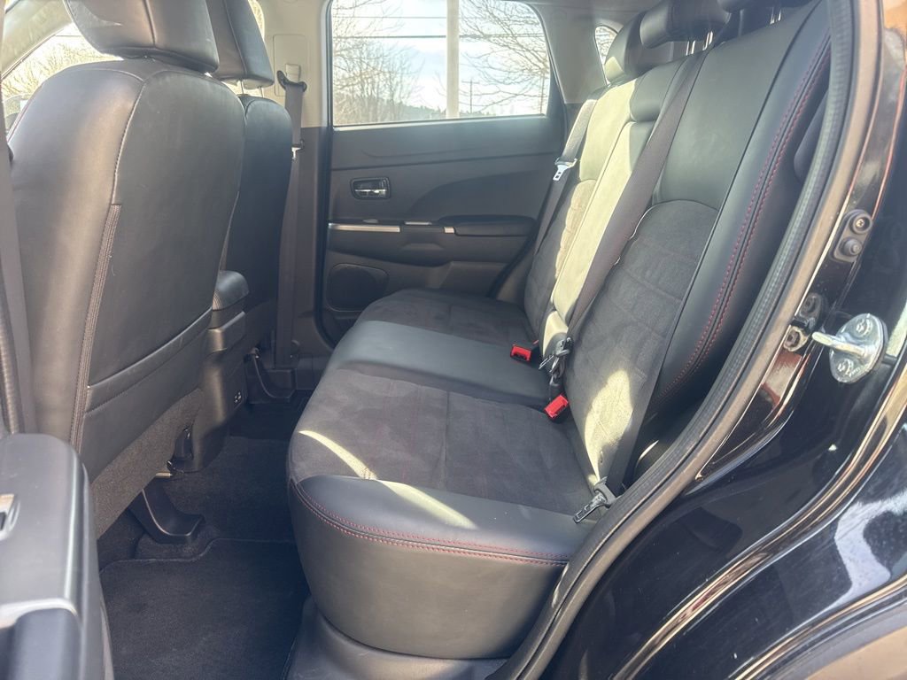 Used 2024 Mitsubishi Outlander Sport SE image 17