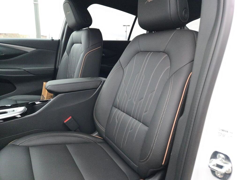New 2025 Buick Envista Avenir image 26