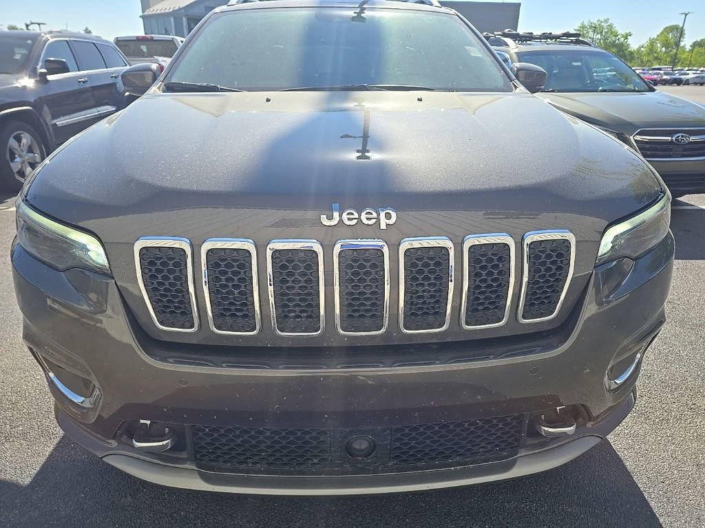 Used 2019 Jeep Cherokee Overland w/ Technology Group AWD/4WD image 2
