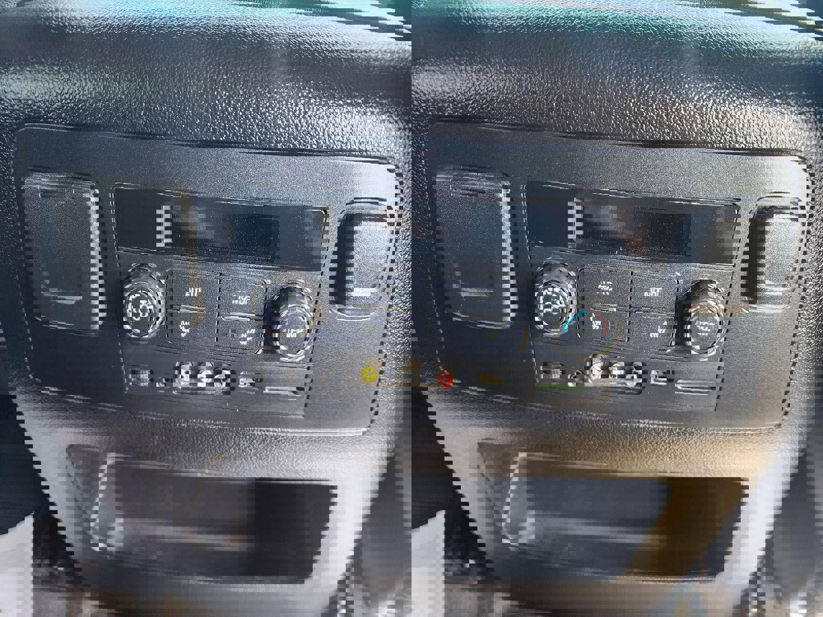 Used 2015 Chevrolet Suburban LTZ image 18