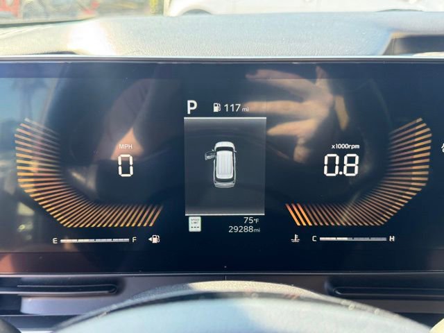 Used 2025 Kia Carnival FWD image 29
