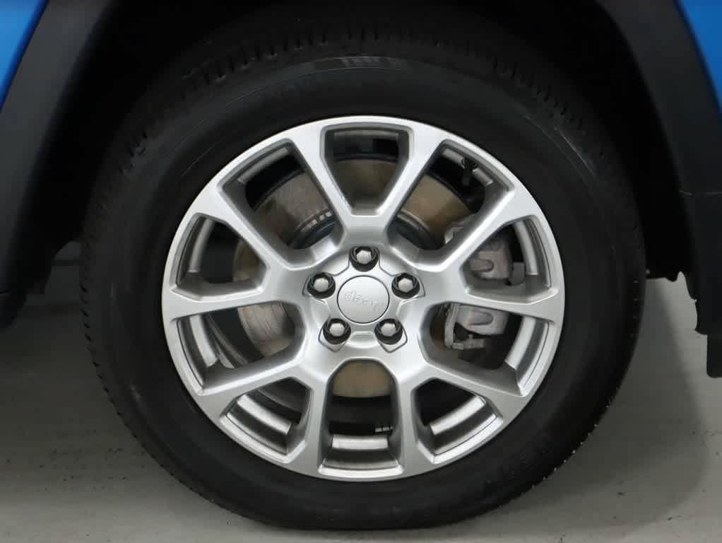 Certified 2024 Jeep Compass Latitude AWD/4WD image 10