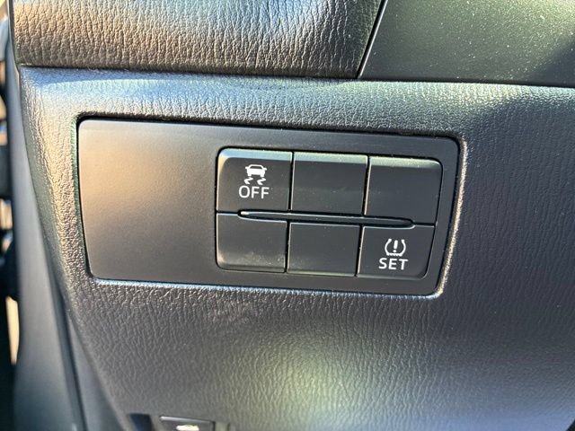 Used 2018 MAZDA MAZDA3 Sport FWD image 25