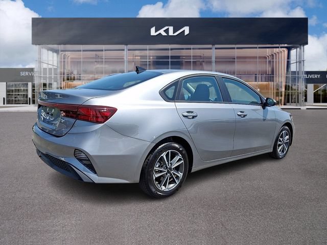 Used 2023 Kia Forte LXS w/ LXS Technology Package FWD image 6