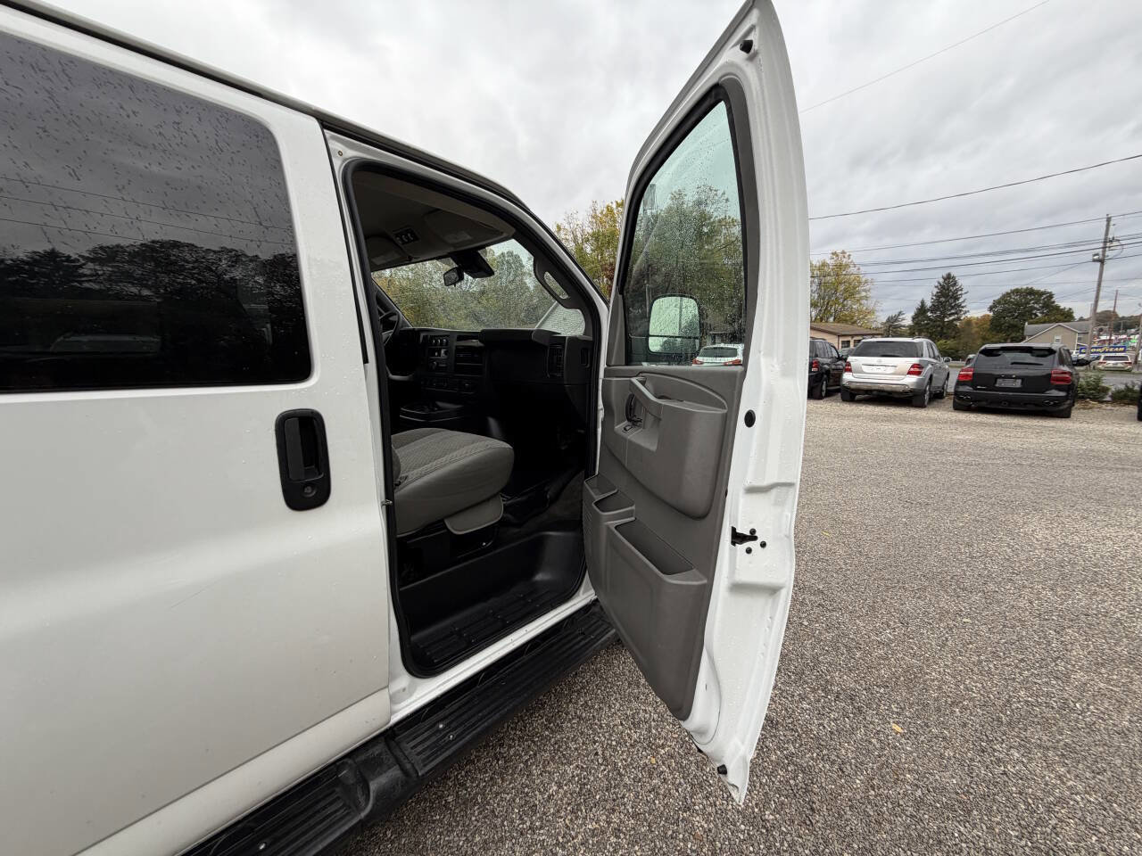 Used 2019 Chevrolet Express 3500 LT w/ LT Preferred Equipment Group image 17