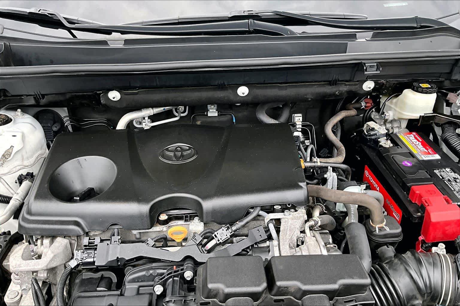 Used 2021 Toyota RAV4 LE AWD/4WD image 31