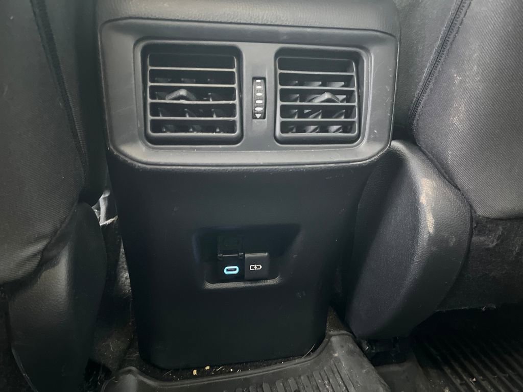 Used 2022 Toyota RAV4 XLE image 32