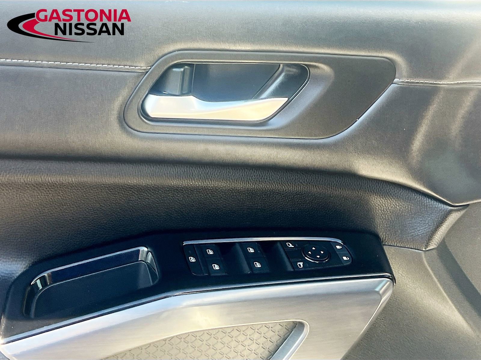 Used 2024 Nissan Pathfinder SL w/ Cargo Package image 23