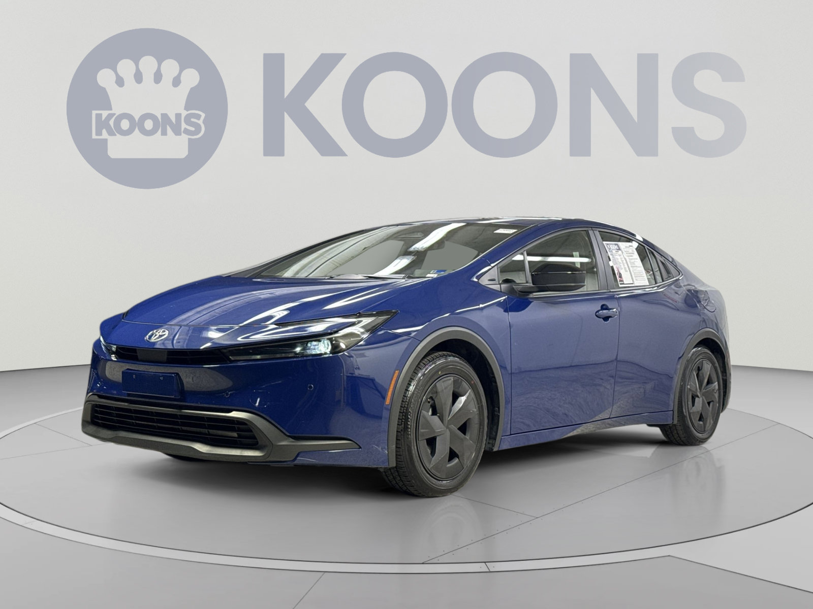 Used 2025 Toyota Prius LE FWD image 1