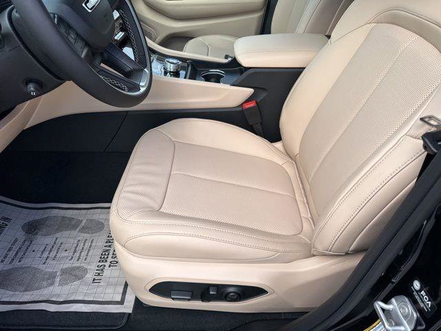 New 2025 Jeep Grand Cherokee Limited w/ Luxury Tech Group II image 16