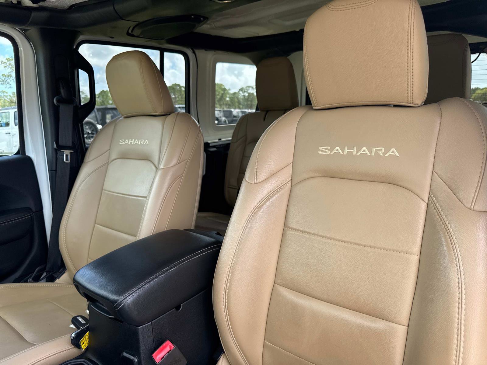 Used 2019 Jeep Wrangler Unlimited Sahara w/ Dual Top Group image 21
