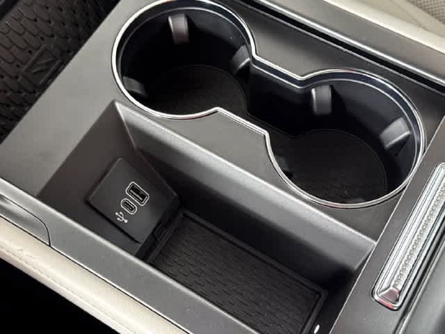 New 2026 Lincoln Nautilus Premier AWD/4WD image 9