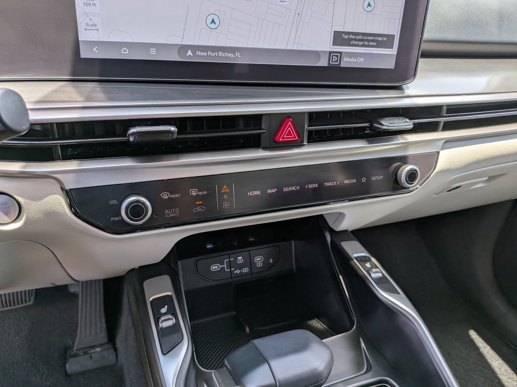 Certified 2024 Kia Sorento EX w/ Panoramic Sunroof Package FWD image 26