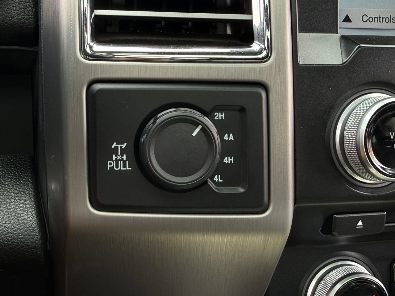 Used 2017 Ford F150 Platinum AWD/4WD image 23