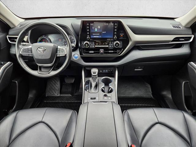 Used 2022 Toyota Highlander XLE image 19