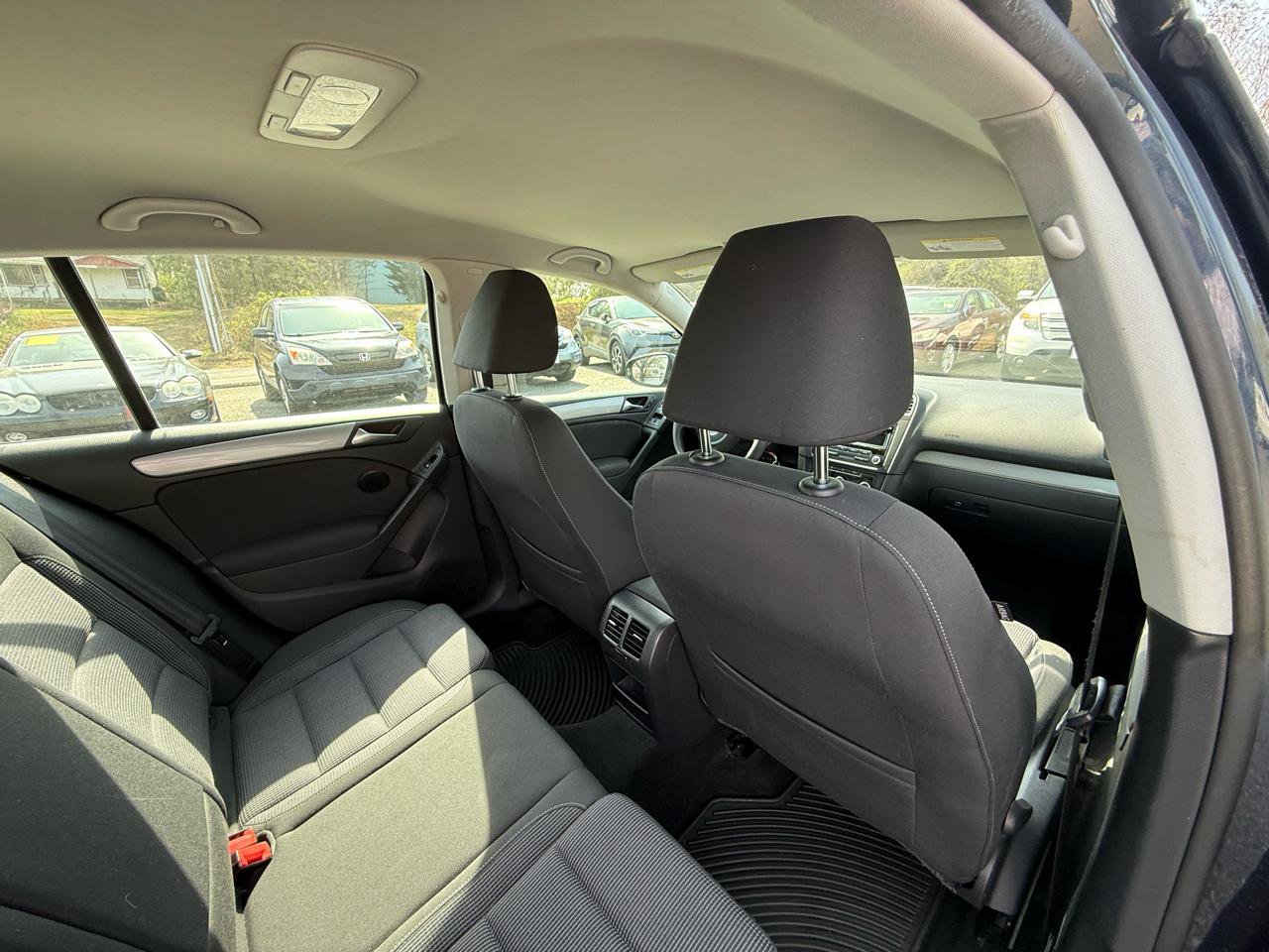 Used 2013 Volkswagen Golf 4-Door image 22