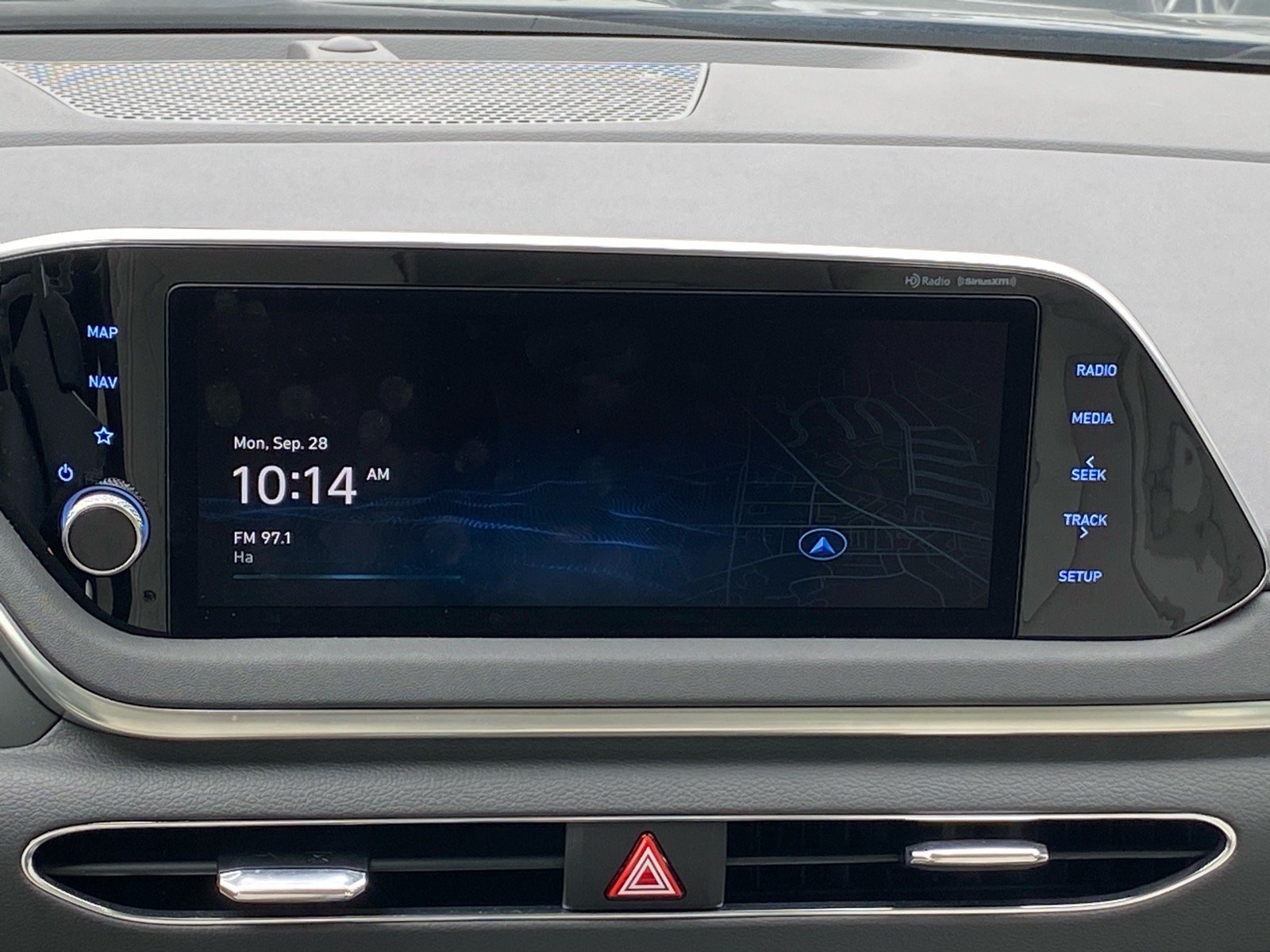 Used 2023 Hyundai Sonata SEL w/ Convenience Package FWD image 6