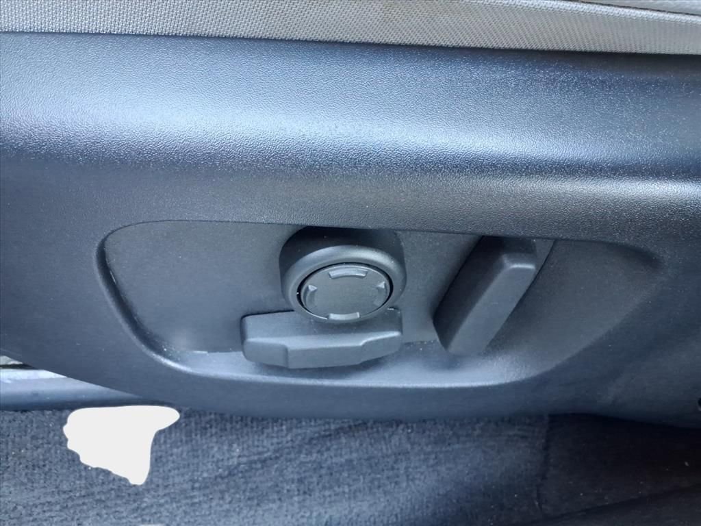 Used 2025 Land Rover Range Rover Velar Dynamic SE image 12