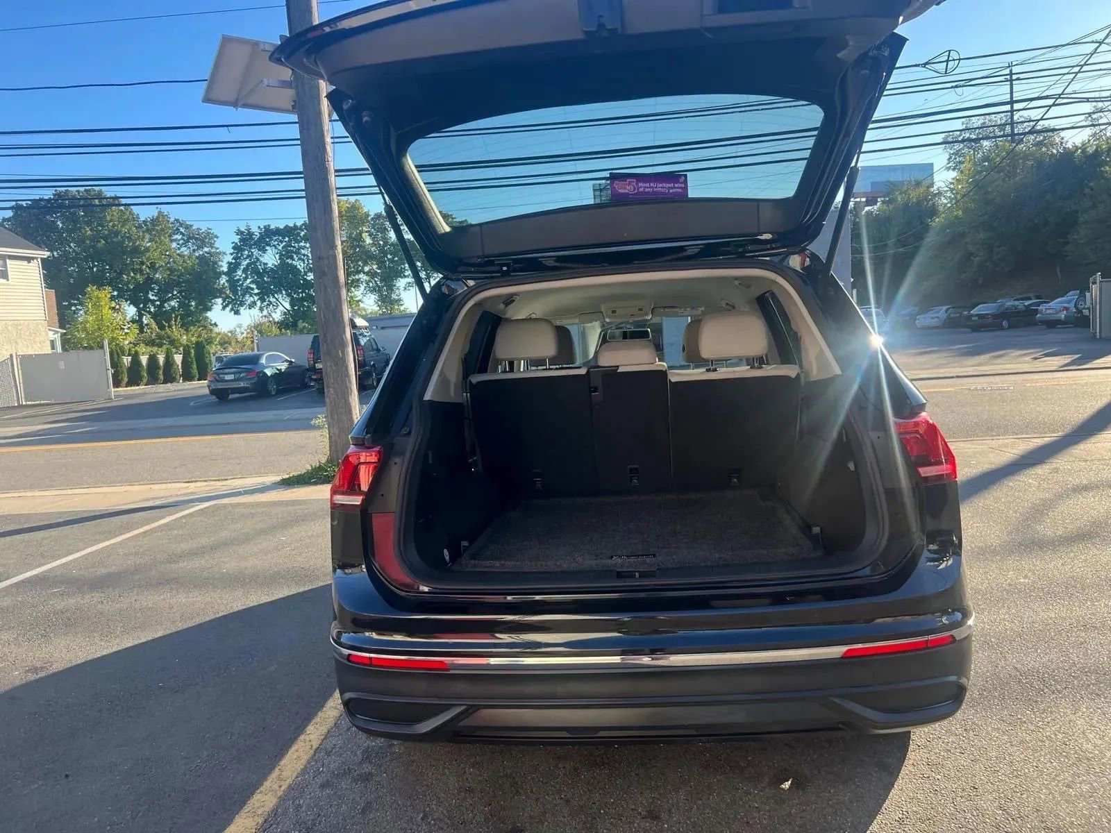 Used 2022 Volkswagen Tiguan S image 9