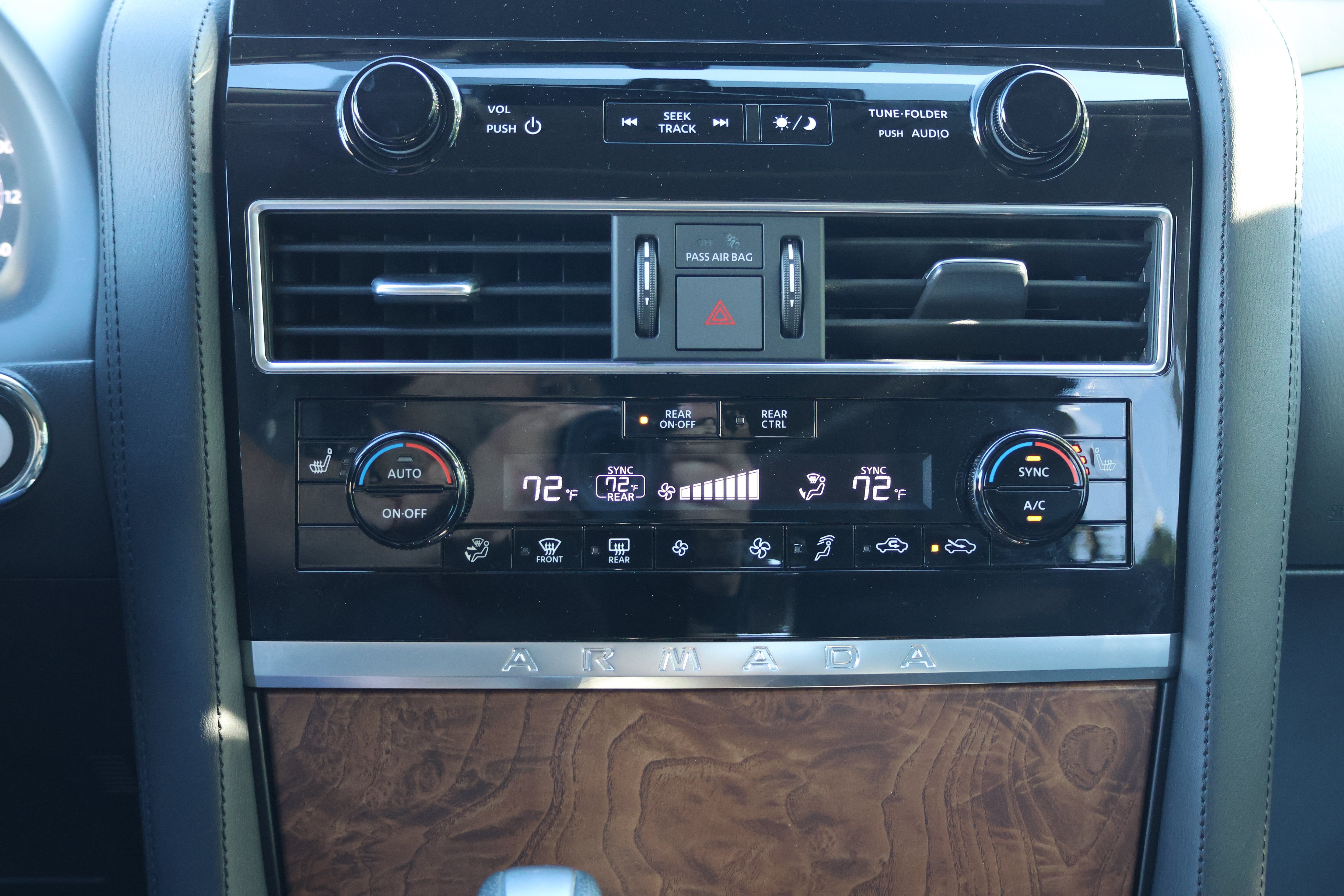 Used 2024 Nissan Armada SL AWD/4WD image 34