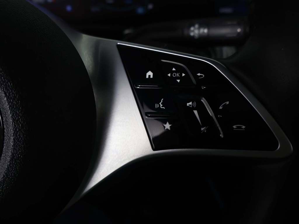 Used 2025 Mercedes-Benz GLB 250 4MATIC image 42