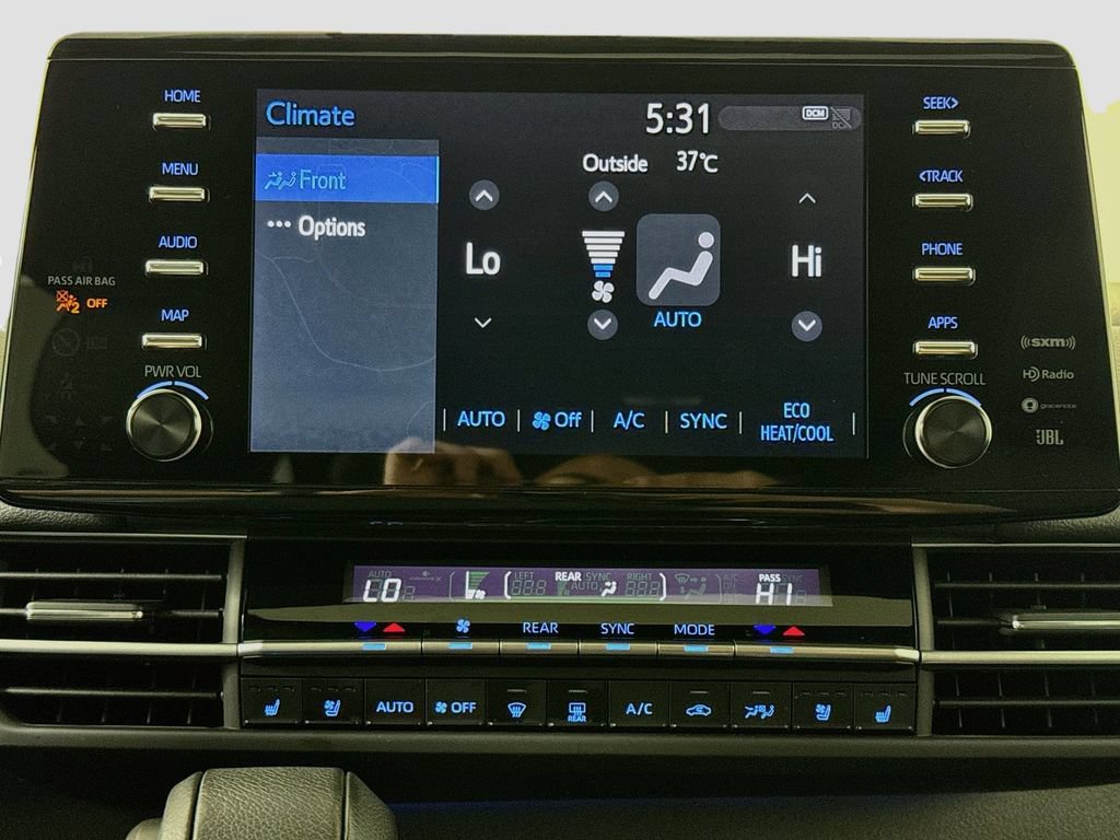 Used 2023 Toyota Sienna XSE AWD/4WD image 18