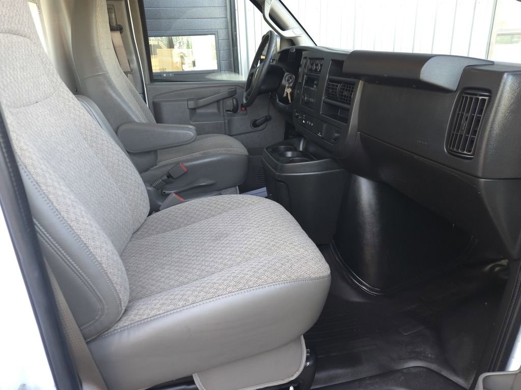 Used 2019 Chevrolet Express 3500 RWD image 19