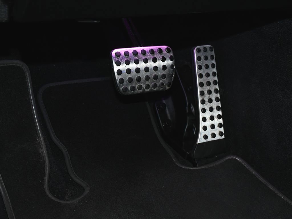 Used 2022 Mercedes-Benz GLC 300 4MATIC Coupe image 17