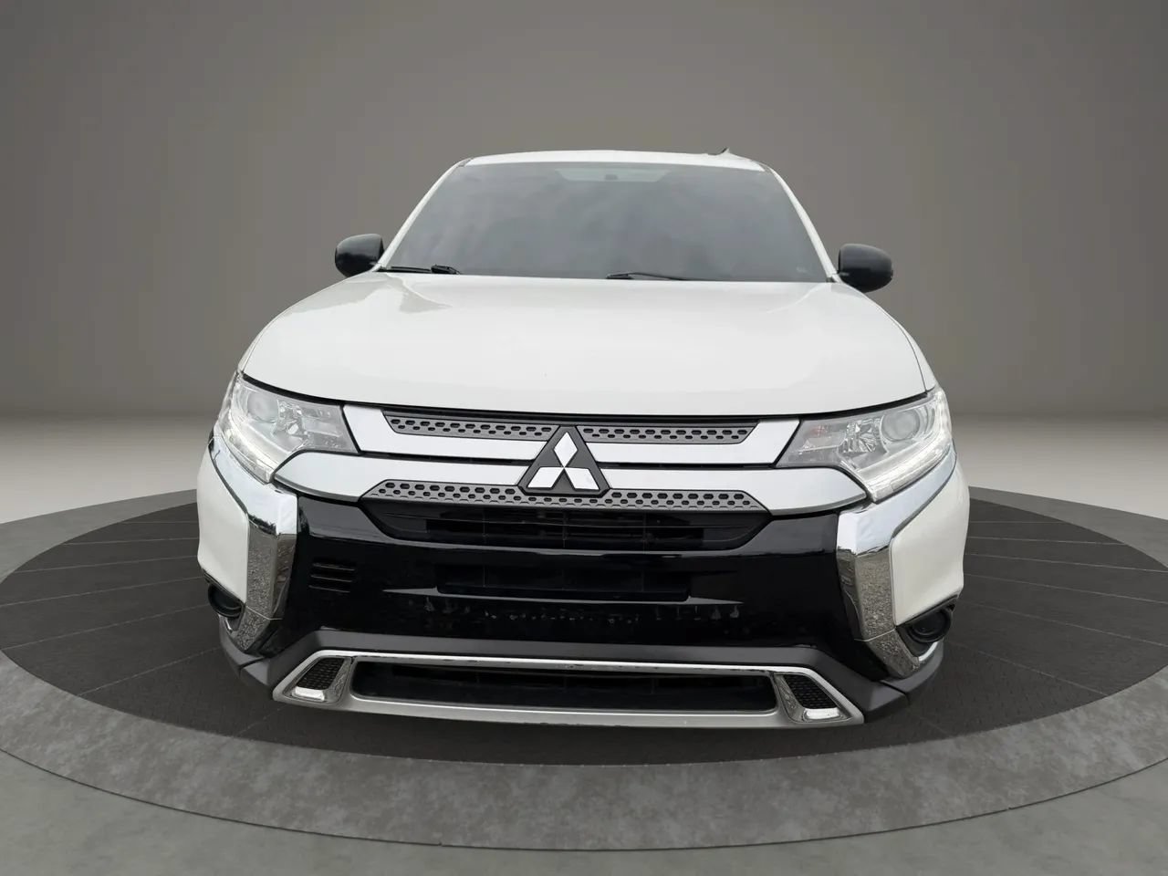 Used 2020 Mitsubishi Outlander ES FWD image 2