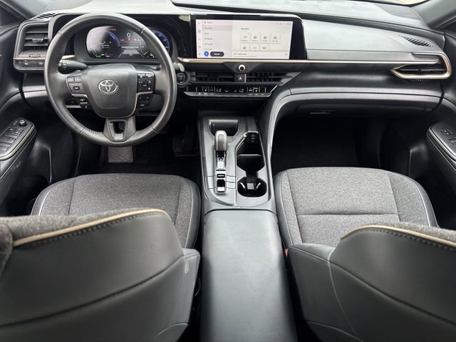 Used 2023 Toyota Crown XLE image 10