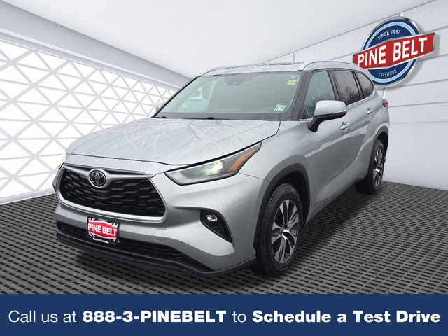 Used 2021 Toyota Highlander XLE image 1