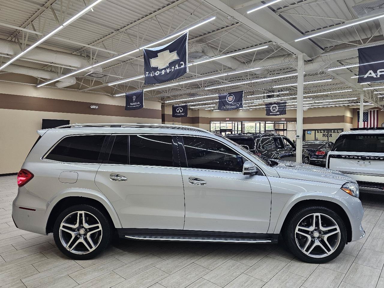 Used 2017 Mercedes-Benz GLS 550 4MATIC image 5