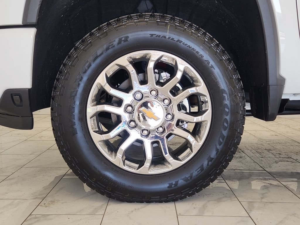New 2026 Chevrolet Silverado 2500 LT w/ Z71 Chrome Sport Edition AWD/4WD image 9
