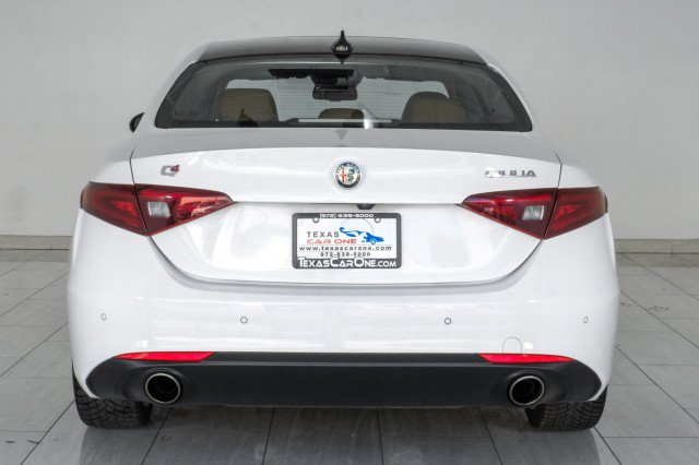 Used 2021 Alfa Romeo Giulia Ti AWD/4WD image 7