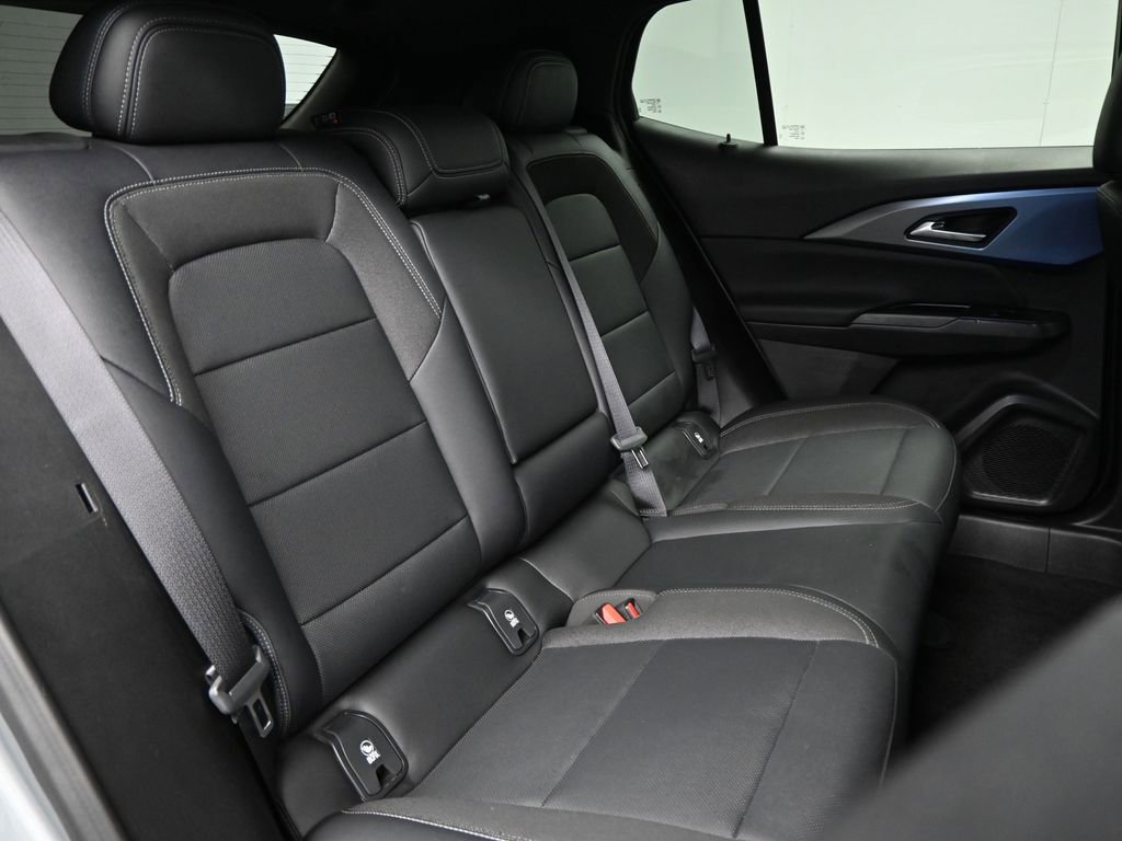 Used 2025 Chevrolet Equinox EV LT w/ Convenience Package image 21