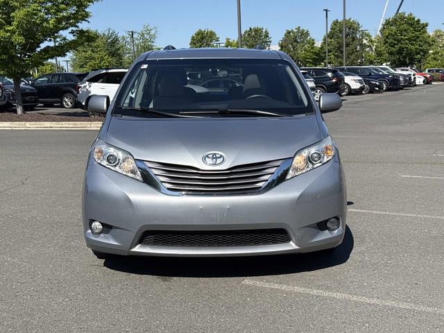 Used 2015 Toyota Sienna XLE Premium FWD image 4