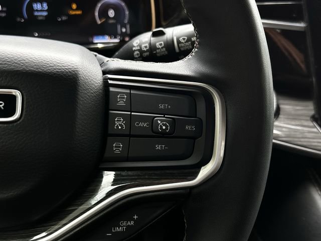 Used 2022 Jeep Wagoneer Series II RWD image 14