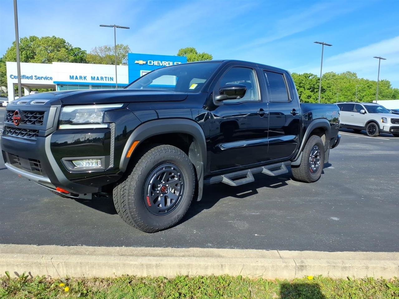 Used 2026 Nissan Frontier PRO-4X w/ Pro-4x Convenience Package AWD/4WD image 3