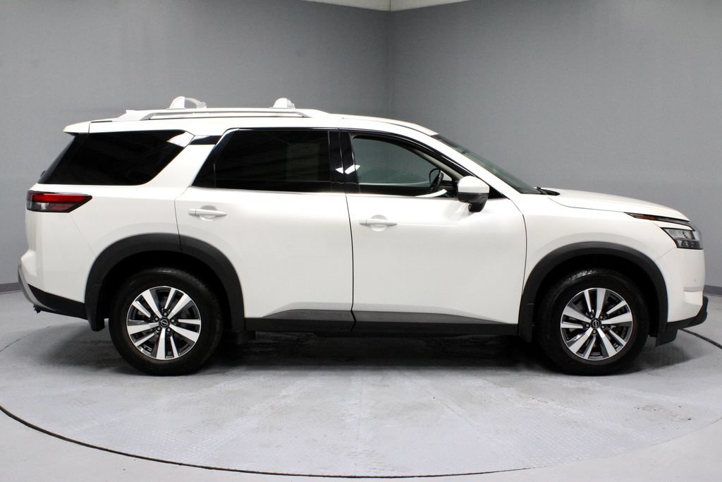 Certified 2024 Nissan Pathfinder SL AWD/4WD image 7