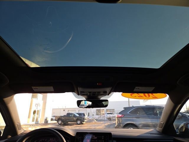 Used 2025 Volkswagen Jetta GLI Autobahn image 22