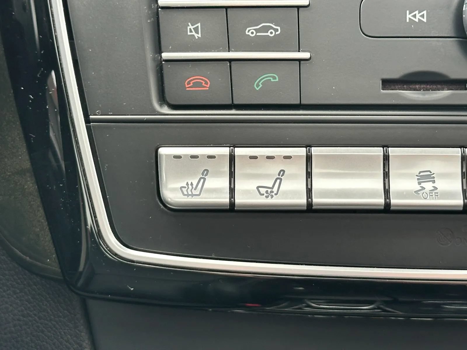 Used 2018 Mercedes-Benz GLS 550 4MATIC w/ Driver Assistance Package image 30