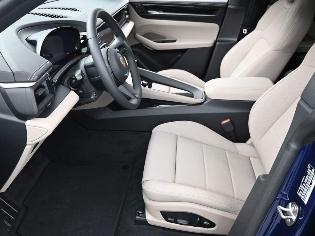 New 2025 Porsche Macan Electric RWD image 5