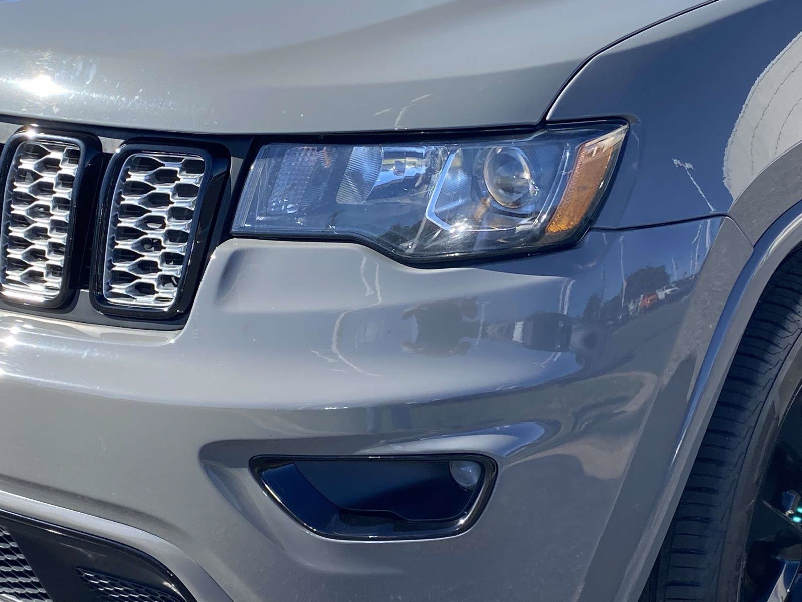 Used 2020 Jeep Grand Cherokee Altitude AWD/4WD image 5
