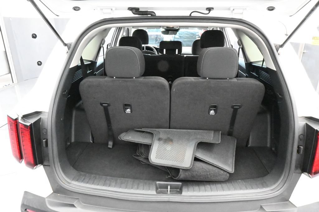 Used 2023 Kia Sorento LX FWD image 38