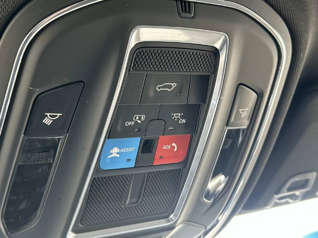 Used 2024 Jeep Grand Cherokee Altitude AWD/4WD image 31