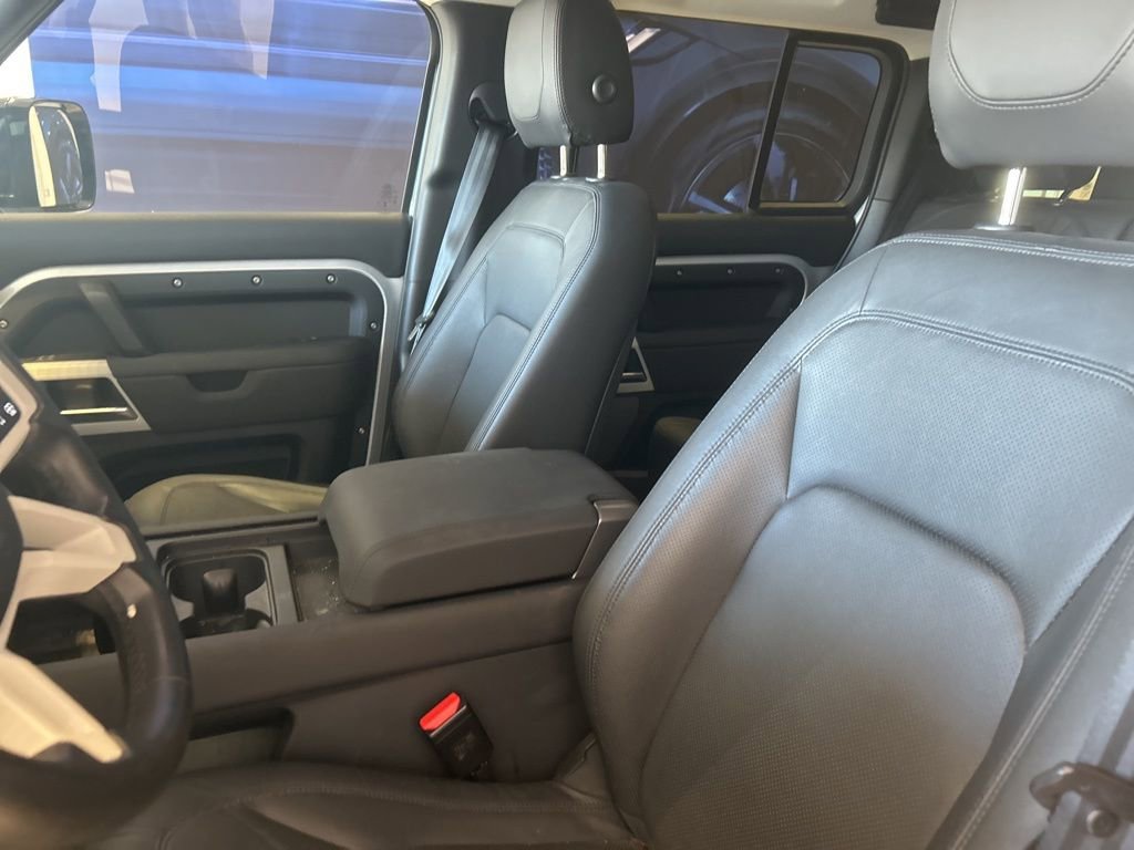 Used 2024 Land Rover Defender 110 S image 6
